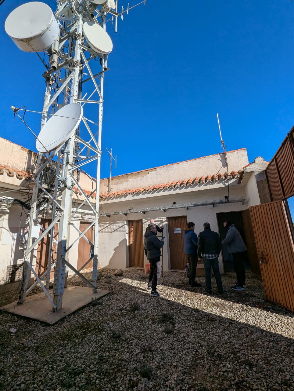 Expedición al Pico Molatón: mejoras en MOLATOWER